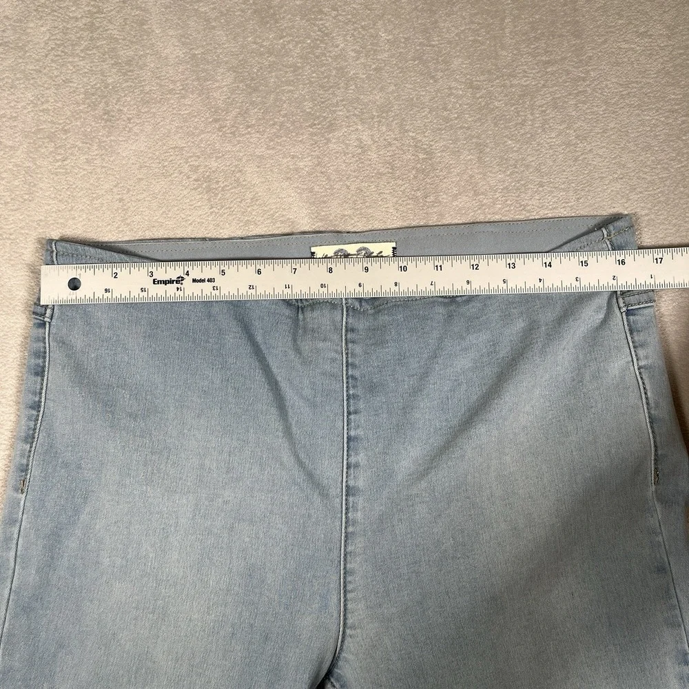 Free People Pull On Flared Jeans Women 33x32‎ Blue Light Wash Elastic Waist